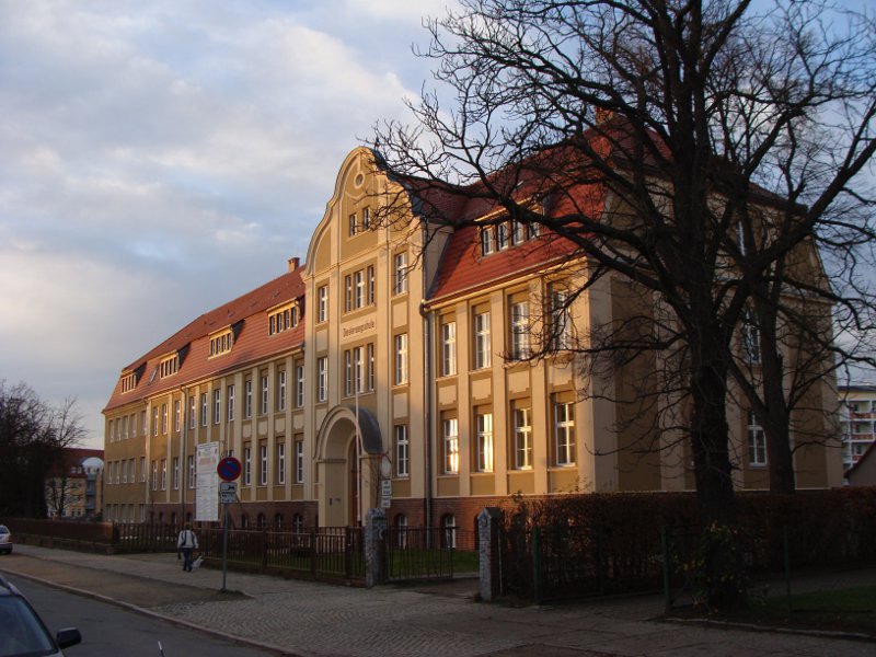 Datei:Diesterweg Schule 2010.jpg